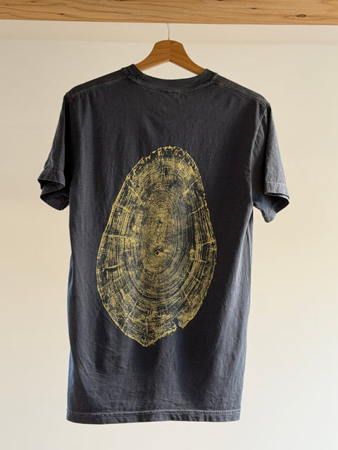 Denim navy Takumi T-shirt, gold tree-ring back print